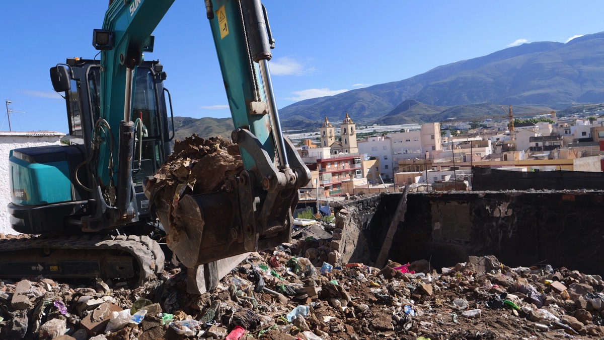 El Ayuntamiento de Berja inicia la demolición de varias viviendas en el Cerro Matadero
